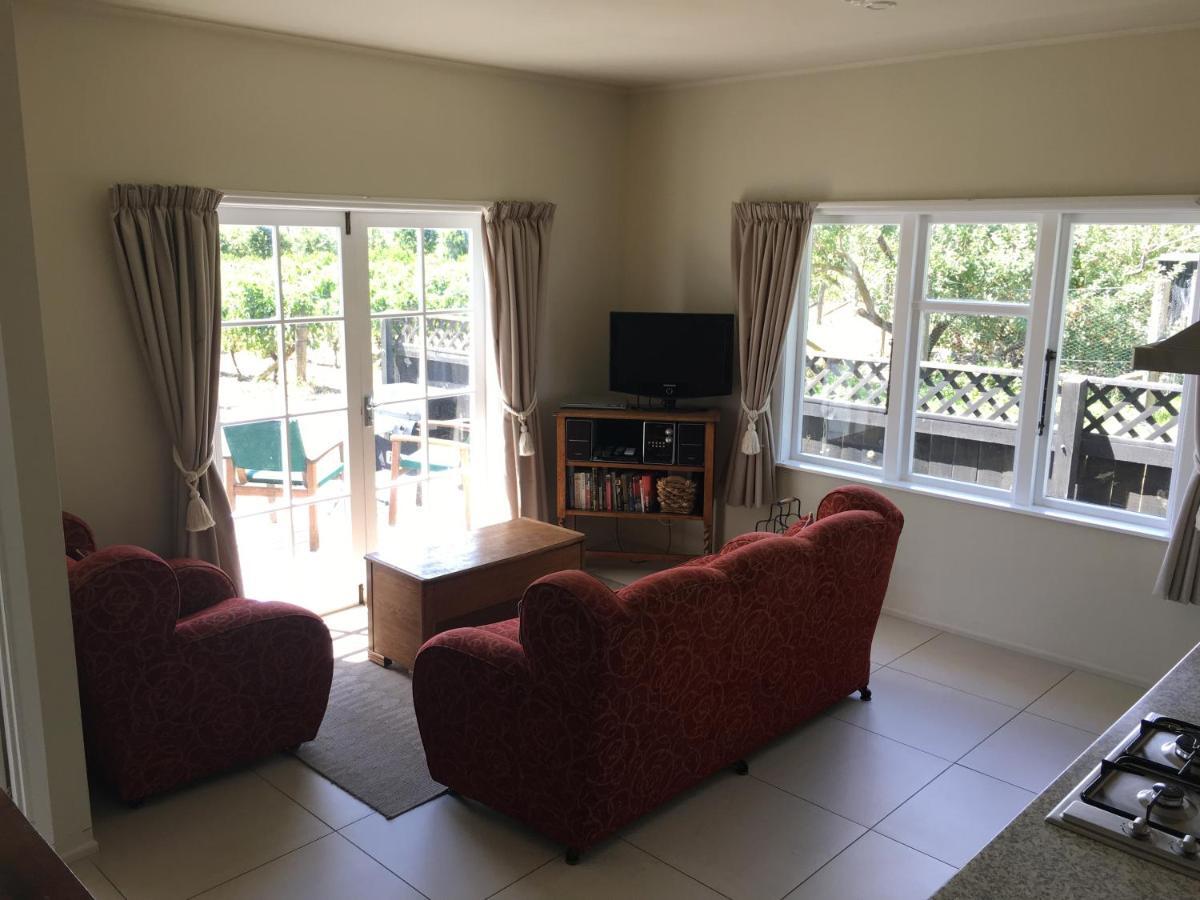 Tuki Vineyard Cottage แฮฟล็อค นอร์ท ภายนอก รูปภาพ